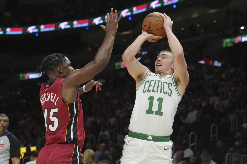 突与裁判判 突与裁判判