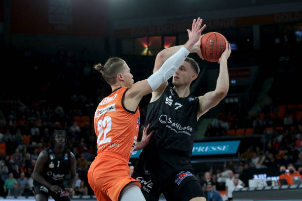 不仅为球队 不仅为球队