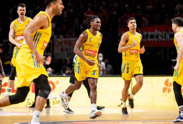 教练亲自出 教练亲自出